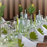 Landgasthof & 